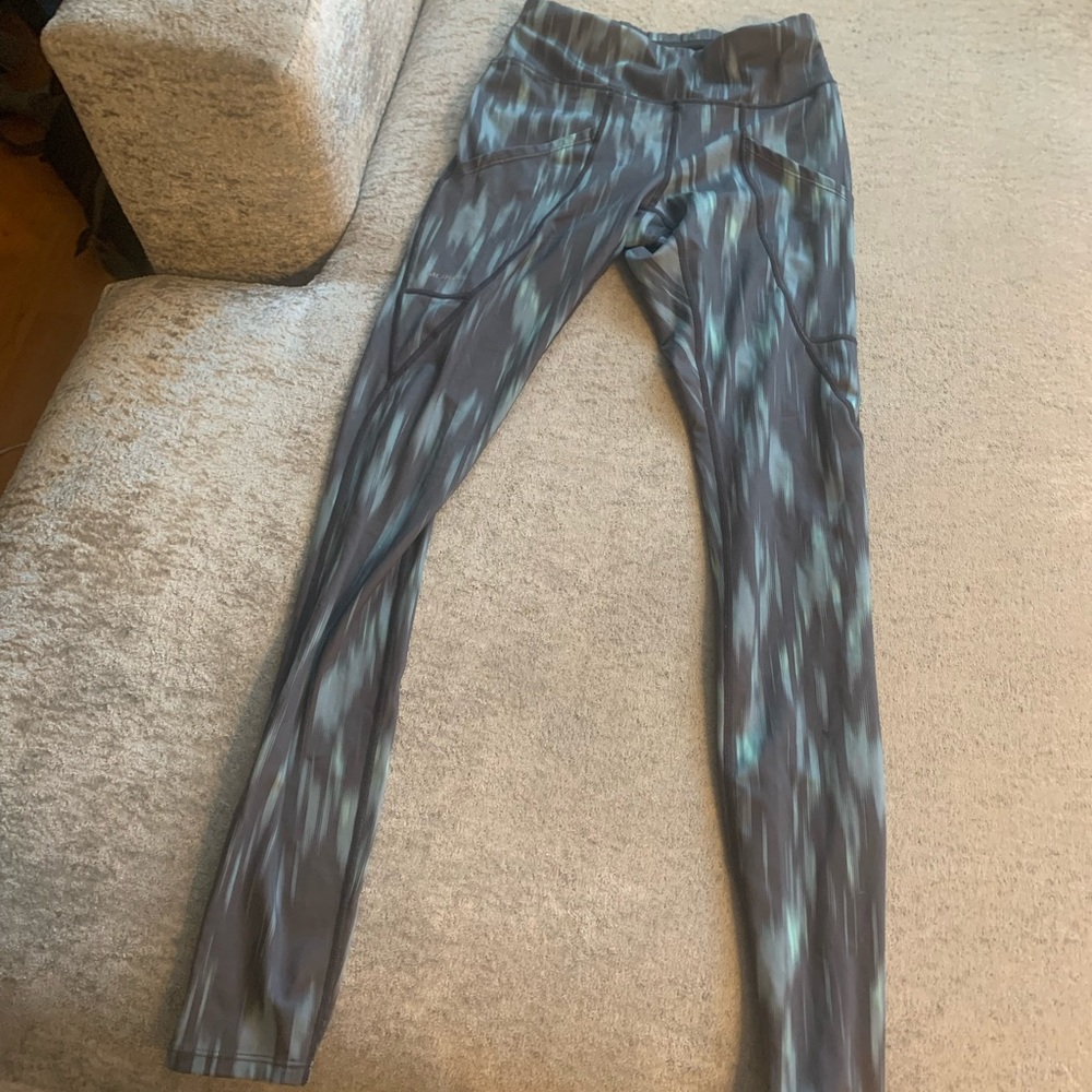 Merrell Gray and green leggings